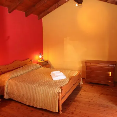 Alloggio per agriturismo Gallo Cortemilia