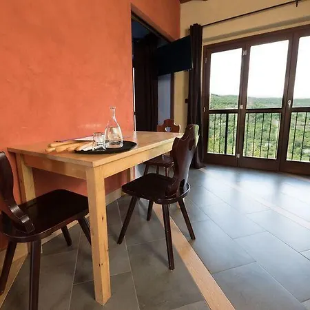 Gallo Alloggio per agriturismo *