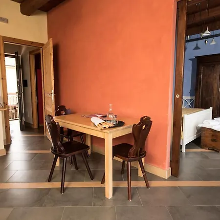 Gallo Alloggio per agriturismo Cortemilia