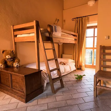 Gallo Alloggio per agriturismo Cortemilia