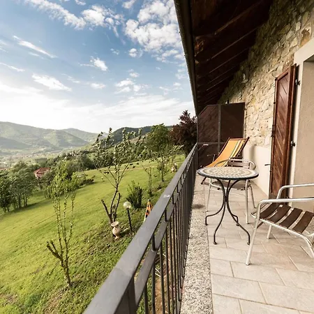 Gallo Alloggio per agriturismo Cortemilia